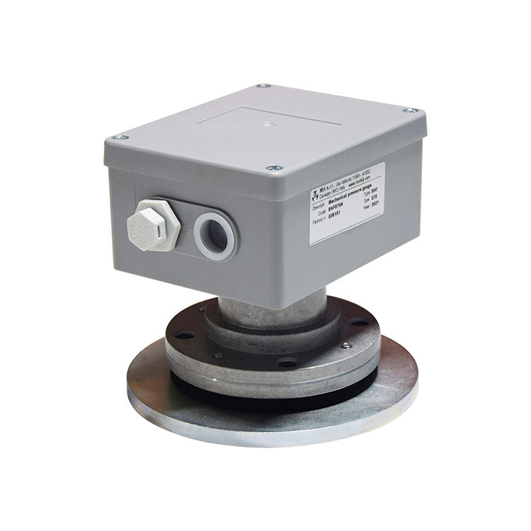 Silo pressure gauges designed for concrete and quarry industries in UK & Ireland.